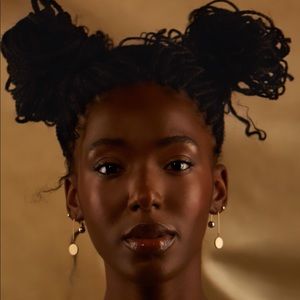 Meet your Posher, Maame